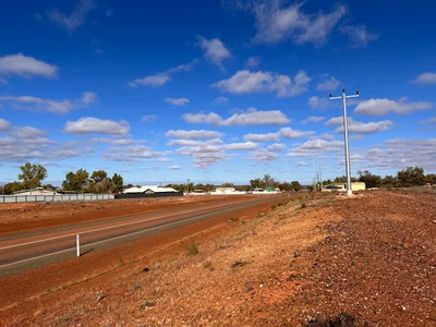 Leonora - Photo 3