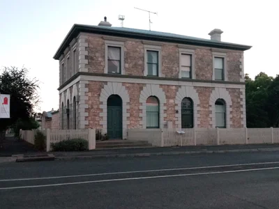 Penola - Photo 2