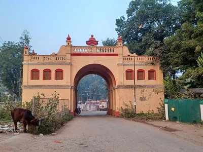 Rajpipla - Photo 2