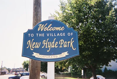 New Hyde Park - Photo 2