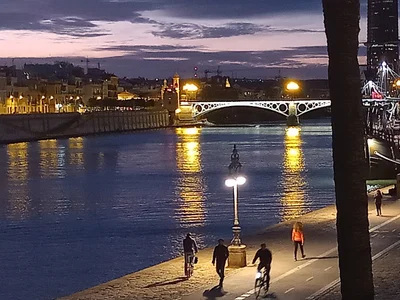 Seville - Photo 2
