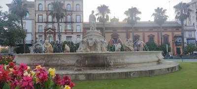 Seville - Photo 3