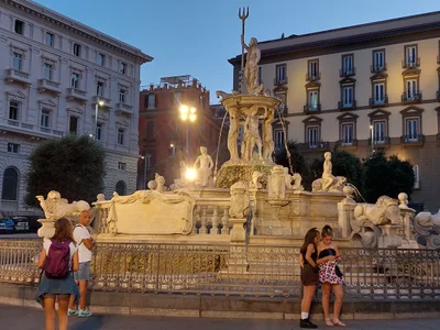 Naples - Photo 2