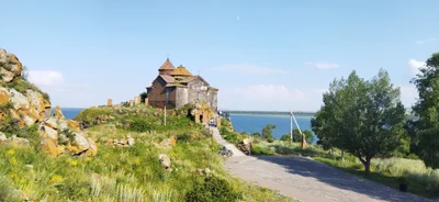Hayravanq - Photo 3