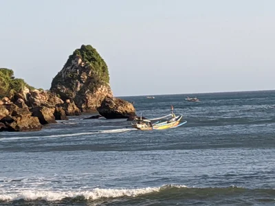 Jember - Photo 2