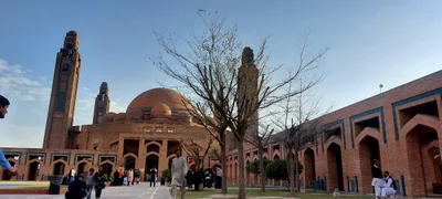 Bahria Town - Photo 2