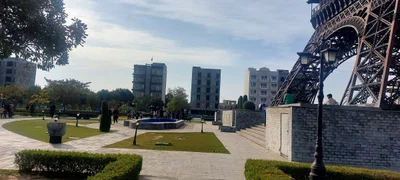 Bahria Town - Photo 3