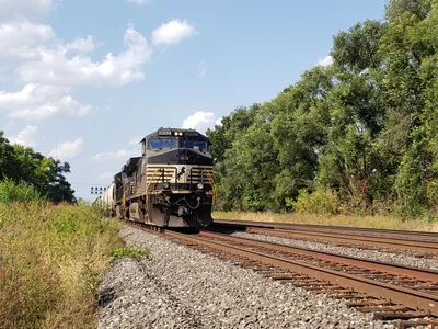 Elkhart - Photo 3