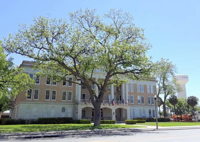 Uvalde - Photo 5