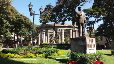 Avenida Hidalgo - Photo 2