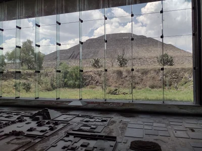 Templo del Quetzalcoatl - Photo 4