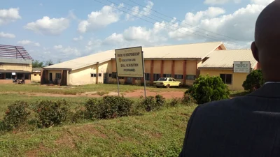 Agbor - Photo 2