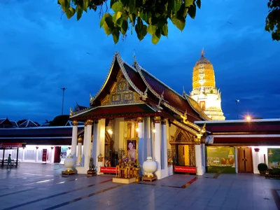 Phra Mahathat Rattana Chedi Si Buri Ram - Photo 2