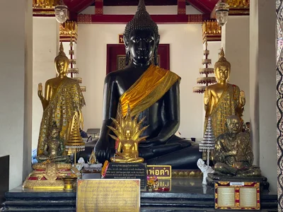 Phra Mahathat Rattana Chedi Si Buri Ram - Photo 3