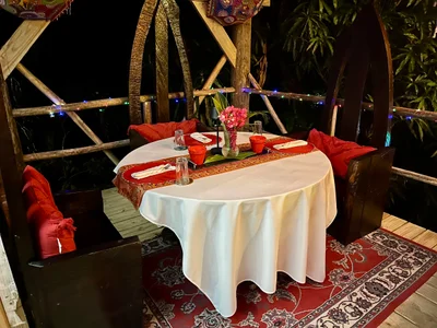 TreeHouse Restaurant - Photo 2