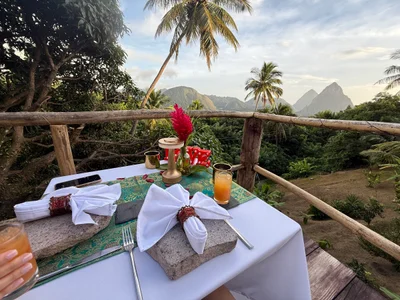 TreeHouse Restaurant - Photo 4