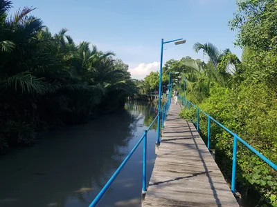 Pak Khlong Bang Pla Kot Subdistrict - Photo 2