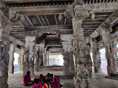 Avudaiyarkoil - Photo 5