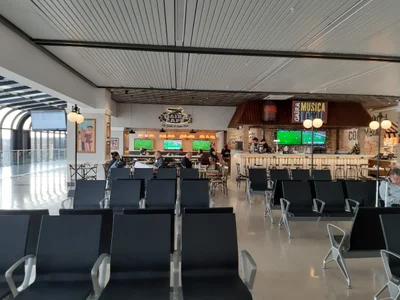 Aeropuerto - Photo 2