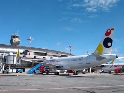 Aeropuerto - Photo 3