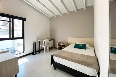 Pixelhouse Hostel - Photo 2
