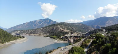 Lytton - Photo 5