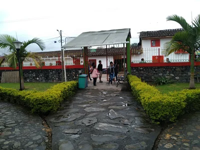Obando - Photo 3