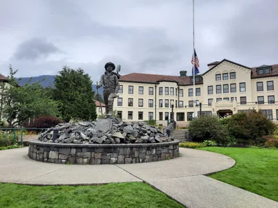 Sitka - Photo 3