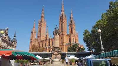 Wiesbaden - Photo 2