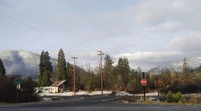 Cave Junction - Photo 3