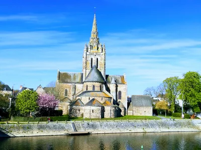 Laval - Photo 2