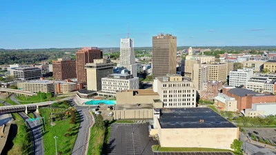 Akron - Photo 2