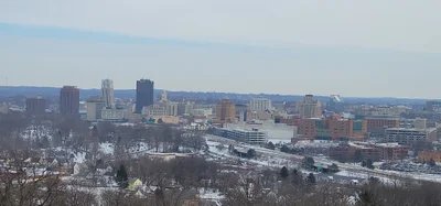 Akron - Photo 4