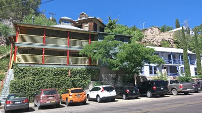 Bisbee - Photo 3