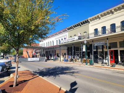 Granbury - Photo 2