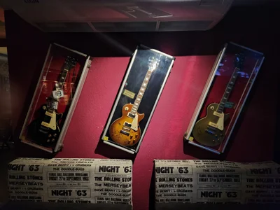 The Clock Rock Bar - Photo 2