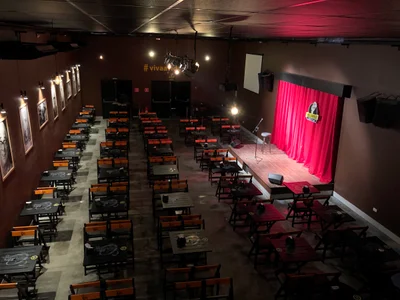 Hillarius Comedy Bar - Photo 3