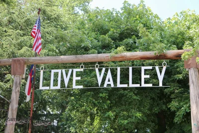 Love Valley - Photo 4