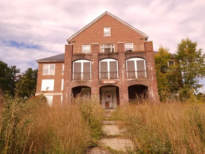 Laconia - Photo 5