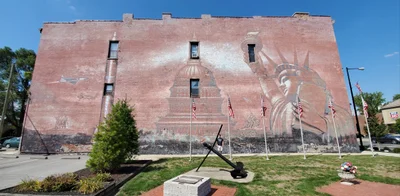 Findlay - Photo 2