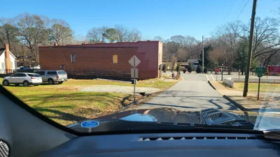 Suwanee - Photo 2