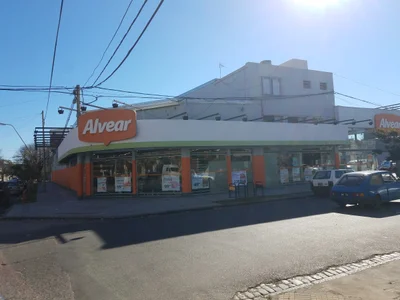 Alvear - Photo 2