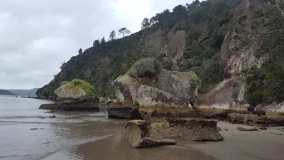 Cooks Beach - Photo 2