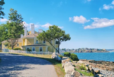 Nahant - Photo 3