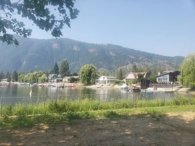 Sicamous - Photo 3