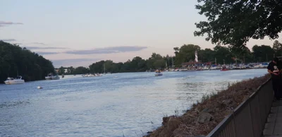 Burlington - Photo 3