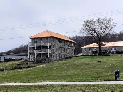 Sulphur Springs - Photo 3