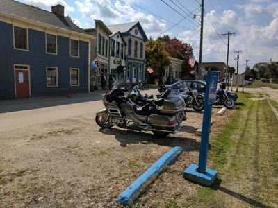 Metamora - Photo 2