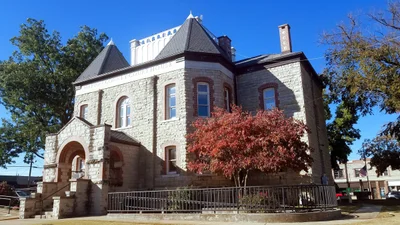 Yellville - Photo 2