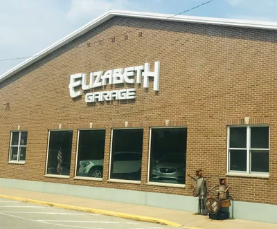 Elizabeth - Photo 4